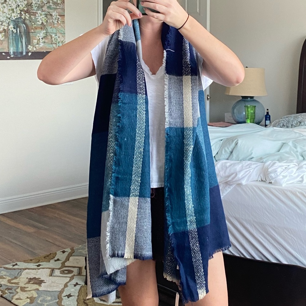 Simonetta blue plaid blanket scarf /NWT/ - Picture 3 of 7